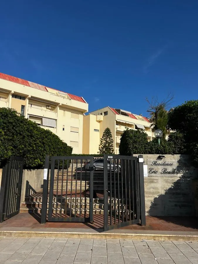 A Casa Di Rosa,Fronte Spiaggia, Piscina,Parcheggio Trapani Apartment