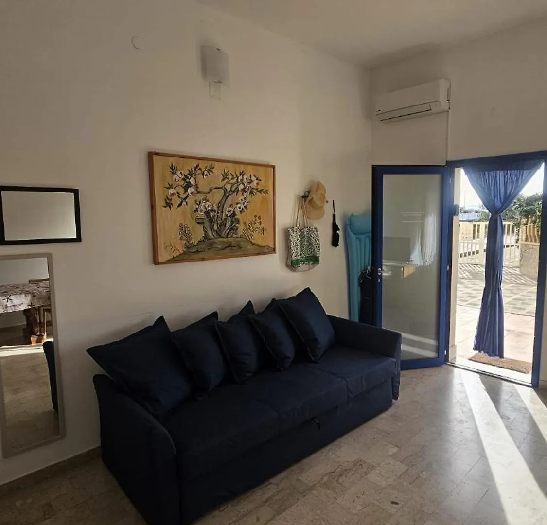 A Casa Di Rosa,Fronte Spiaggia, Piscina,Parcheggio Trapani 0*,  Italy
